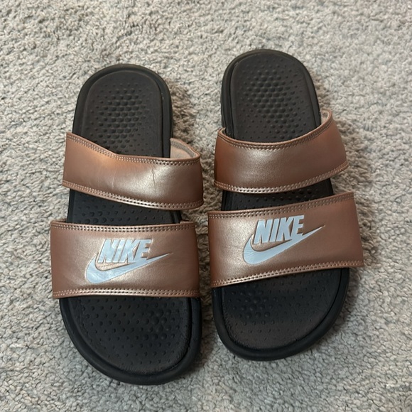 Nike slides - Picture 3 of 3